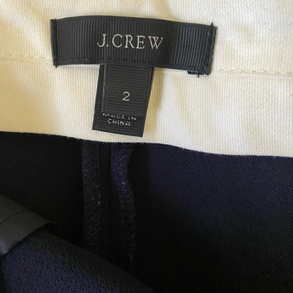 J. CREW Dress Shorts Women Size 2 Navy Pleated Belt Loops Pockets Style# A2658 - Picture 3 of 5